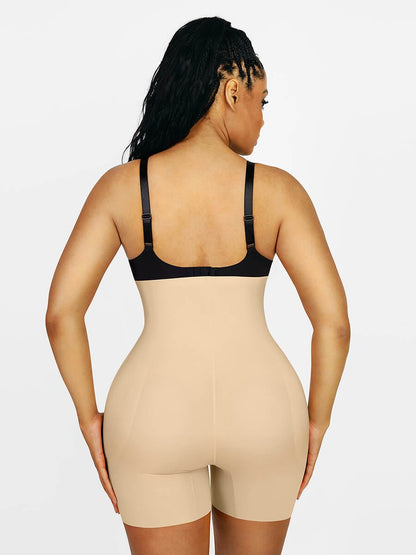 https://cdn.shopify.com/s/files/1/0493/3874/4983/files/shapewear-39040399966432.jpg?v=1752714788